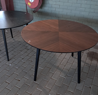 2x Eettafel, Byfonq